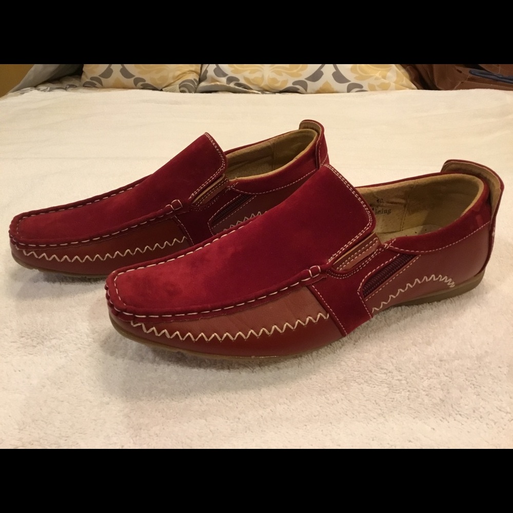 Men’s Evergreen red casual slip on shoes size 10